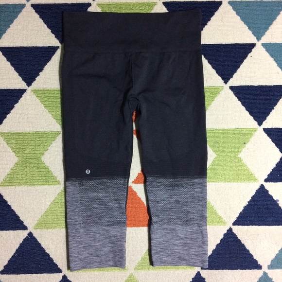 Lululemon Seamless Street Crop - Picture 2 of 3